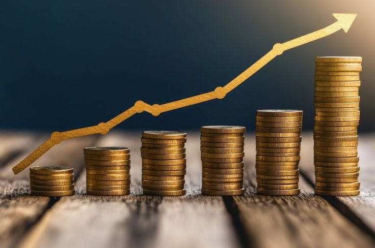 How Inflation and Interest Rates Are Reshaping Consumer Spending This Year